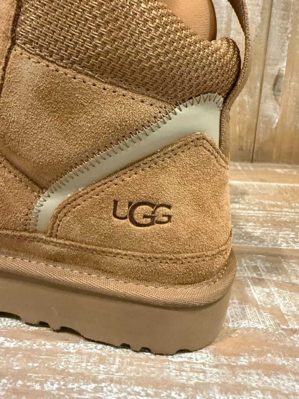 UGG Highmel Women's 8 High Top Hybrid Sneaker Boots Outdoor Warm Chestnut New
